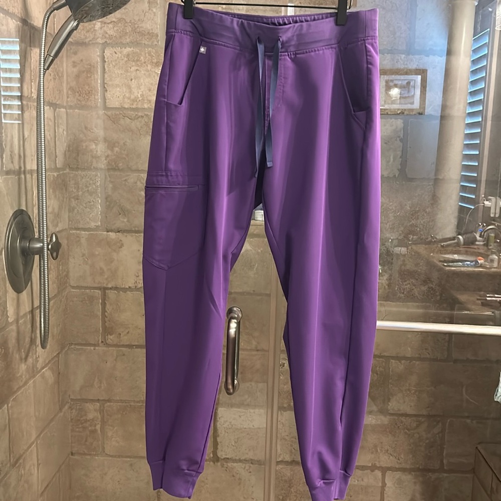 Figs women’s purple Zamora jogger scrub pants, size M